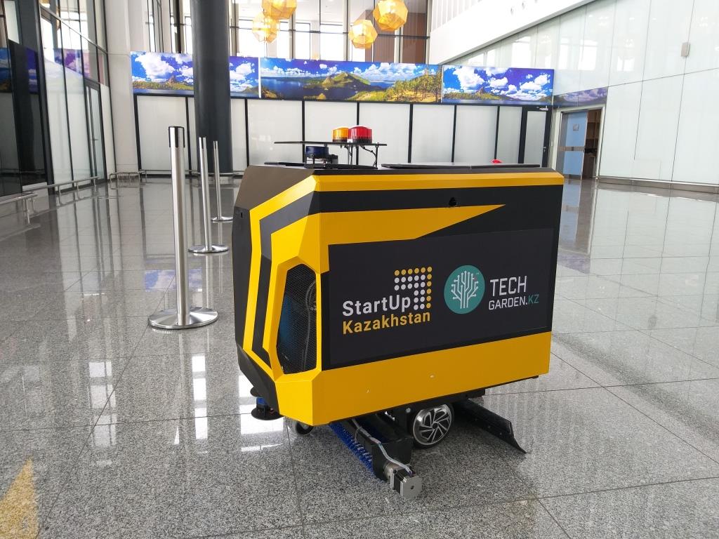 Презентация робота "Ведроид" в Казахстане